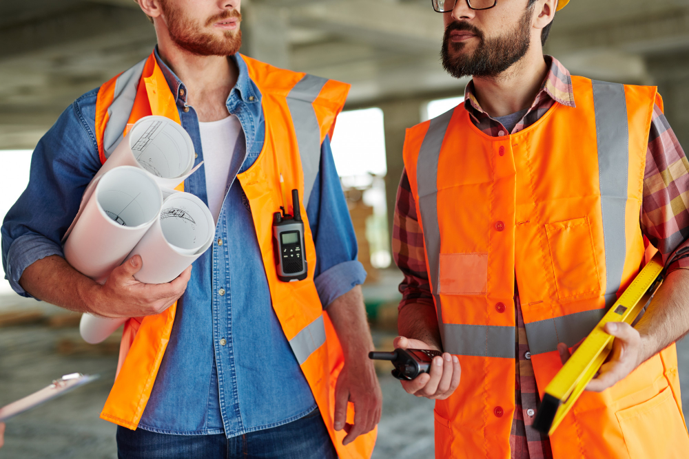 Comparação: EPIs de Alta Performance vs. EPIs Convencionais na Construção